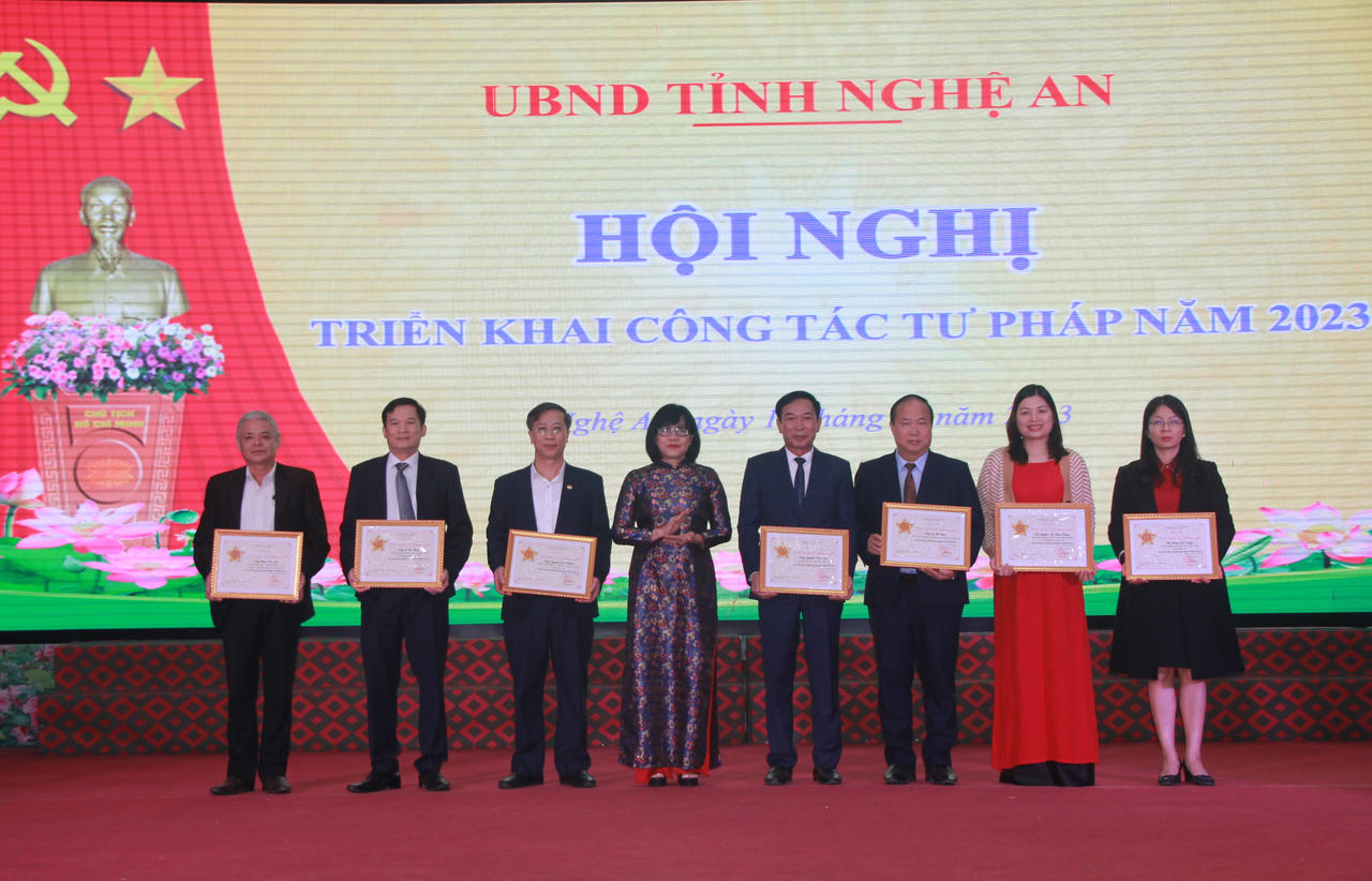 Thứ trưởng Đặng Hoàng Oanh dự Hội nghị triển khai công tác Tư pháp Nghệ An năm 2023