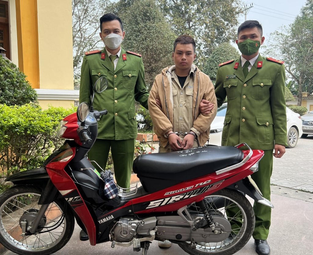 Truy bắt nam thanh niên cướp tài sản của cô gái đi đường