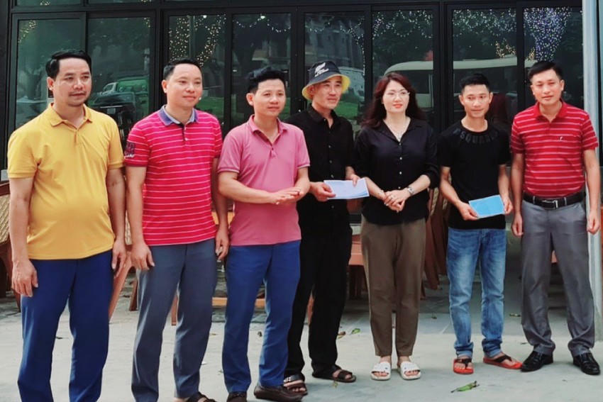 2 ngư dân dũng cảm, kịp thời cứu 4 du khách chới với giữa biển Cửa Lò