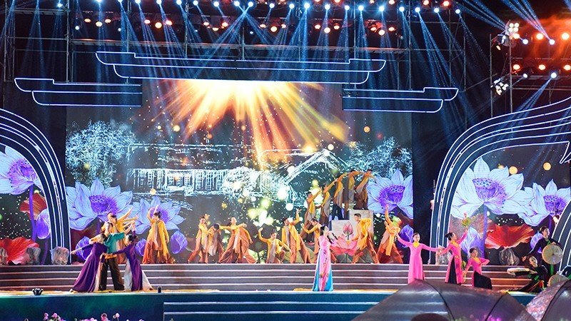 Long trọng khai mạc Lễ hội Làng Sen năm 2023 và Chương trình nghệ thuật 'Người Mẹ Làng Sen'