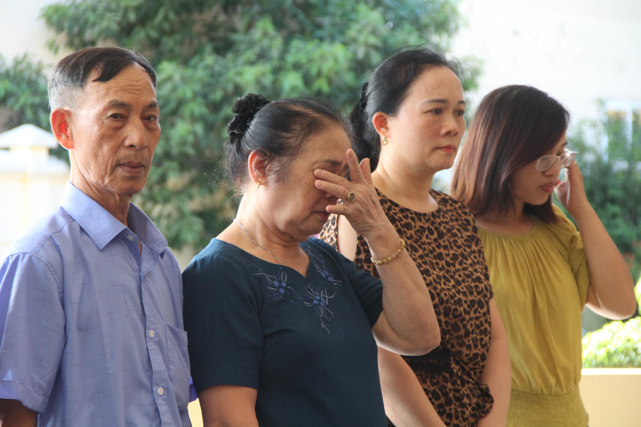 Xúc động lễ tiếp nhận hiện vật gia đình liệt sỹ hiến tặng Bảo tàng Quân khu 4