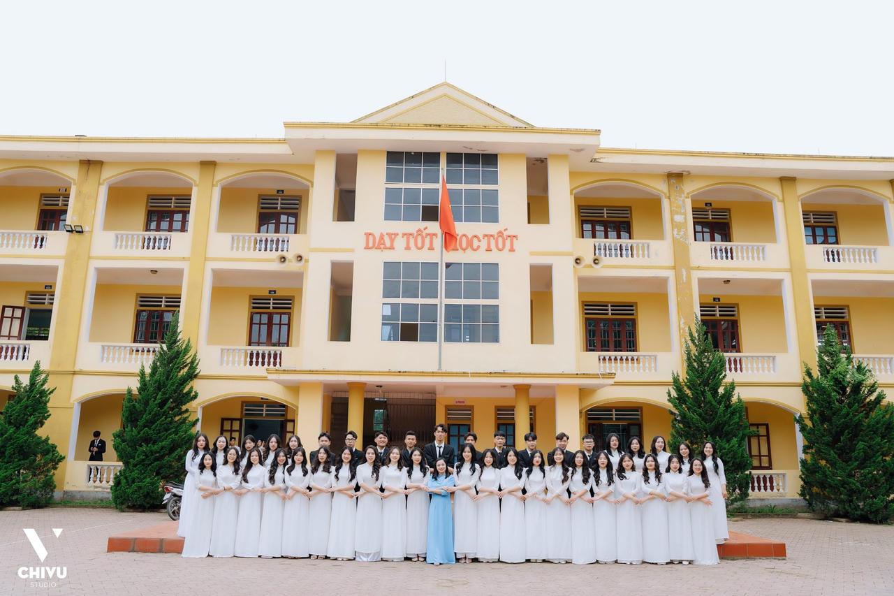 Bí quyết học giỏi của thủ khoa người dân tộc Thổ ở Nghệ An