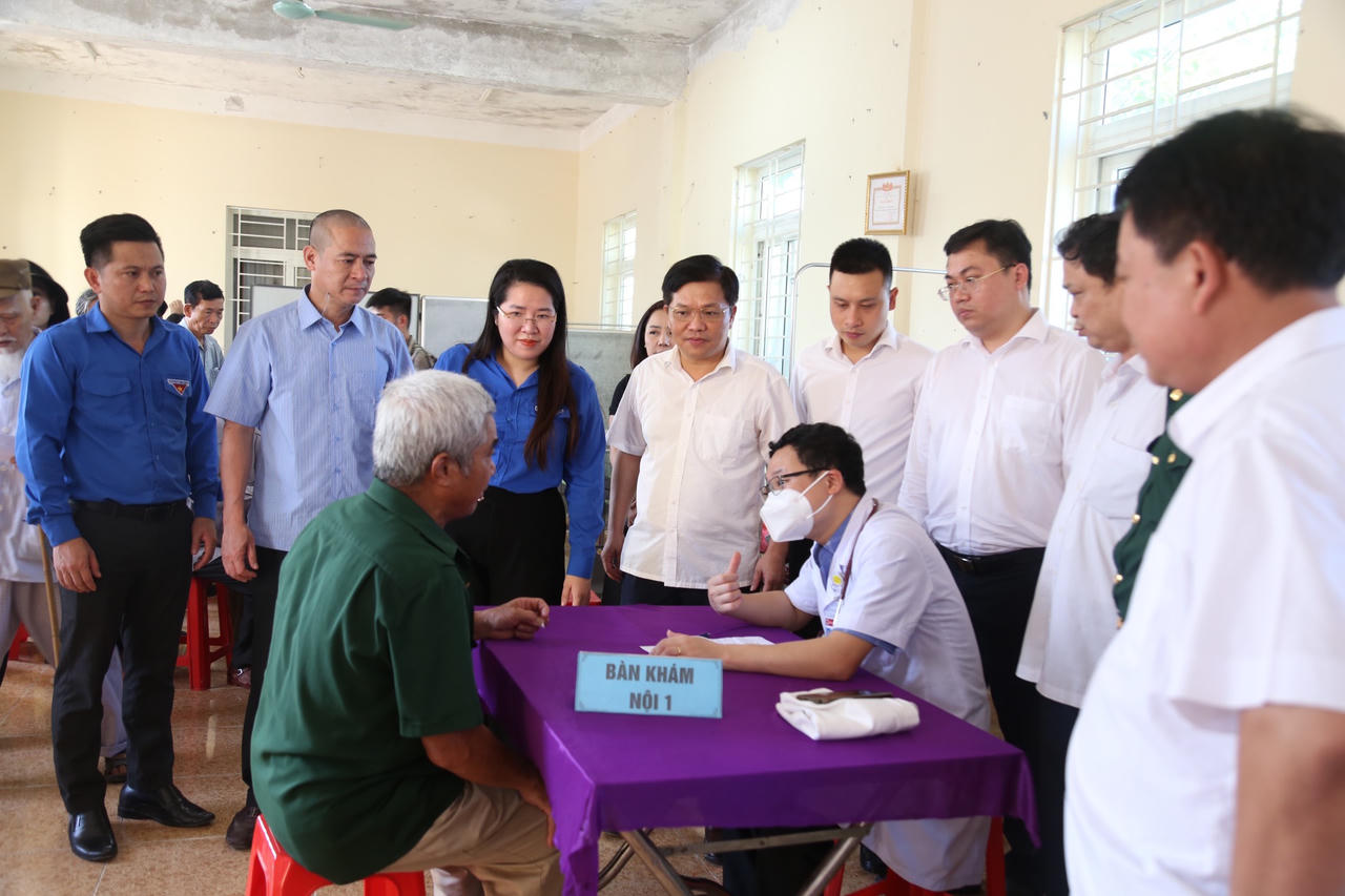 Nghệ An: Hơn 10.000 đoàn viên thanh niên tham gia Ngày cao điểm xây dựng nông thôn mới