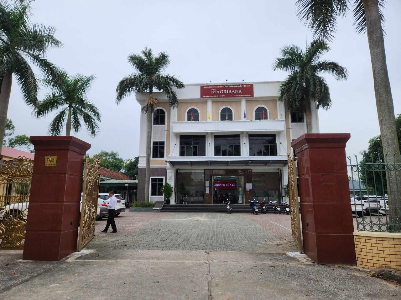 Giám đốc chi nhánh ngân hàng thông tin về vụ cướp táo tợn ở Nghệ An