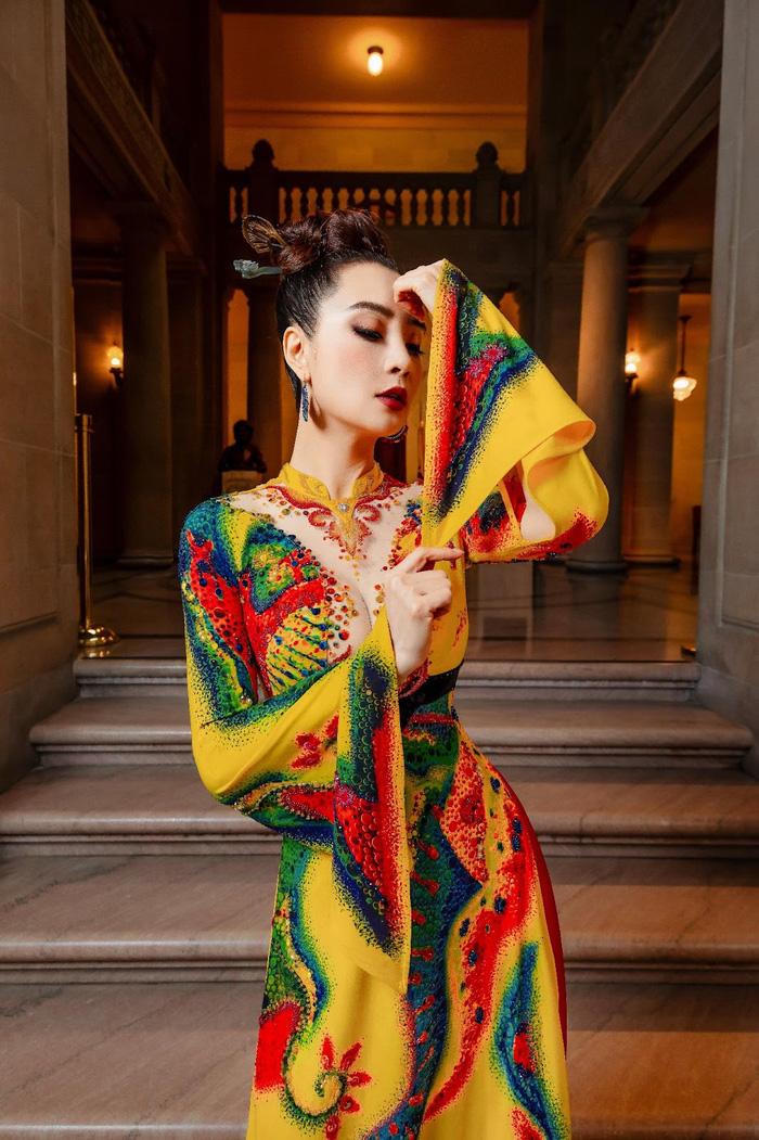 Đỗ Trịnh Hoài Nam giới thiệu bộ sưu tập "Giấc mơ" tại Lễ hội Áo dài TPHCM