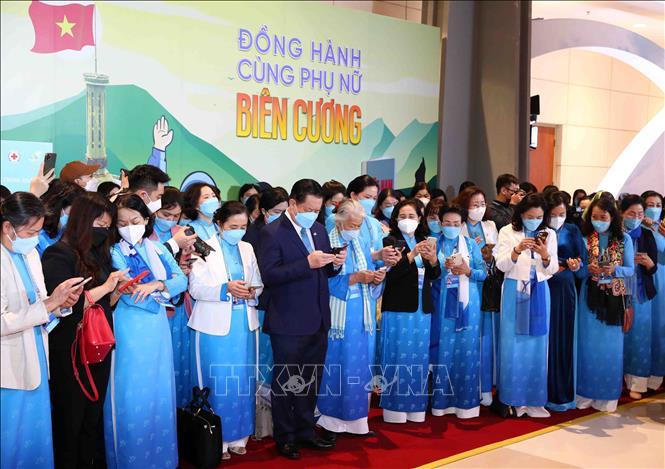 Khai mạc triển lãm 'Hội Liên hiệp Phụ nữ Việt Nam - viết tiếp những ước mơ' 