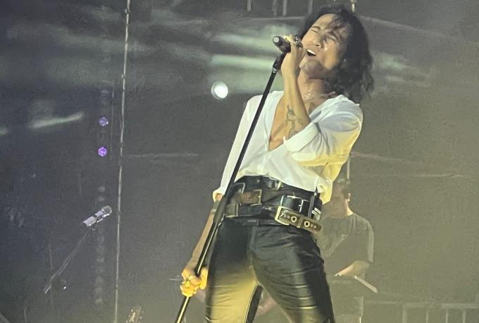 Bức Tường 'cháy' cùng hơn 5000 khán giả cuồng nhiệt