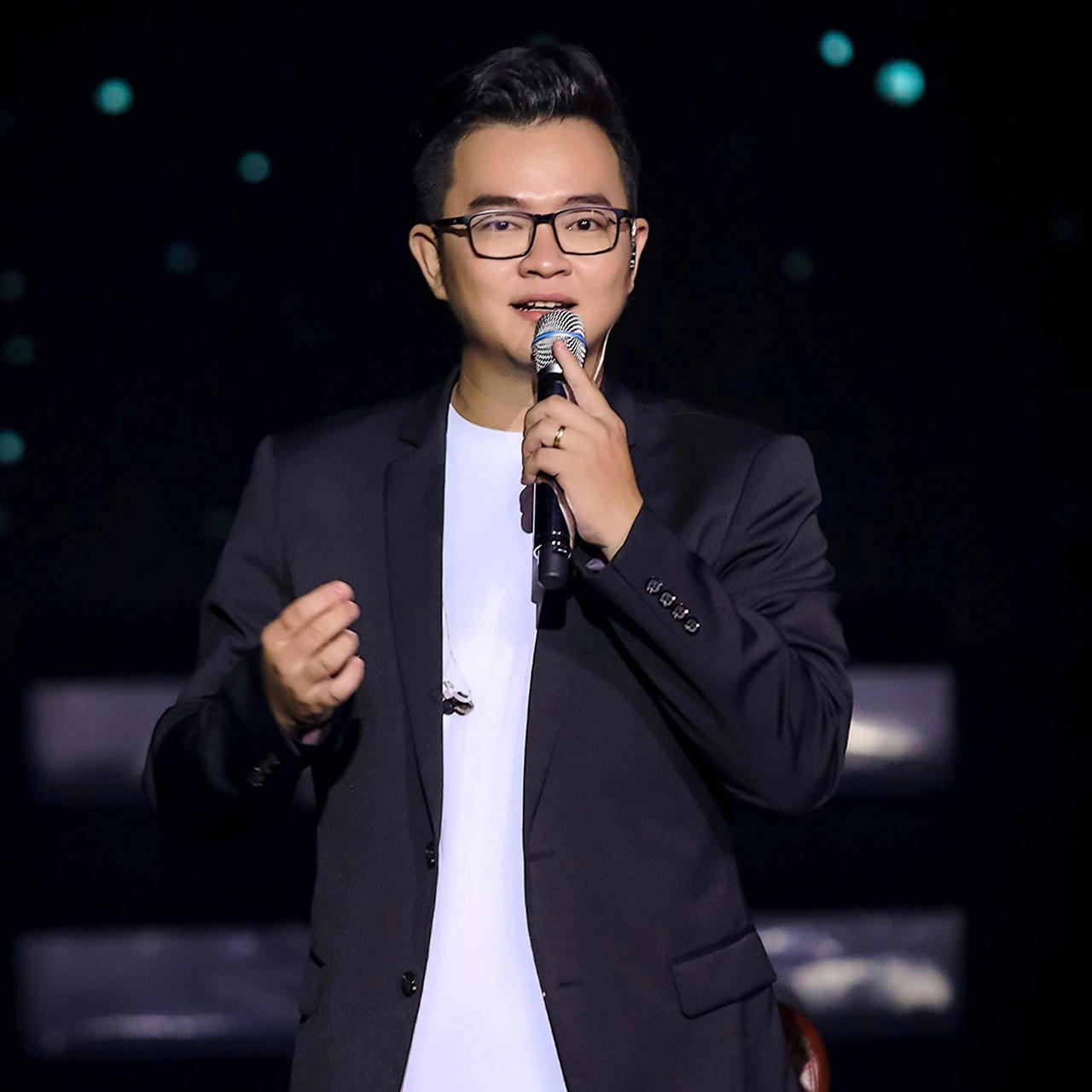 Văn Mai Hương, Bùi Anh Tuấn "kể chuyện" tình yêu chớm nở, đổ vỡ tại Đà Lạt