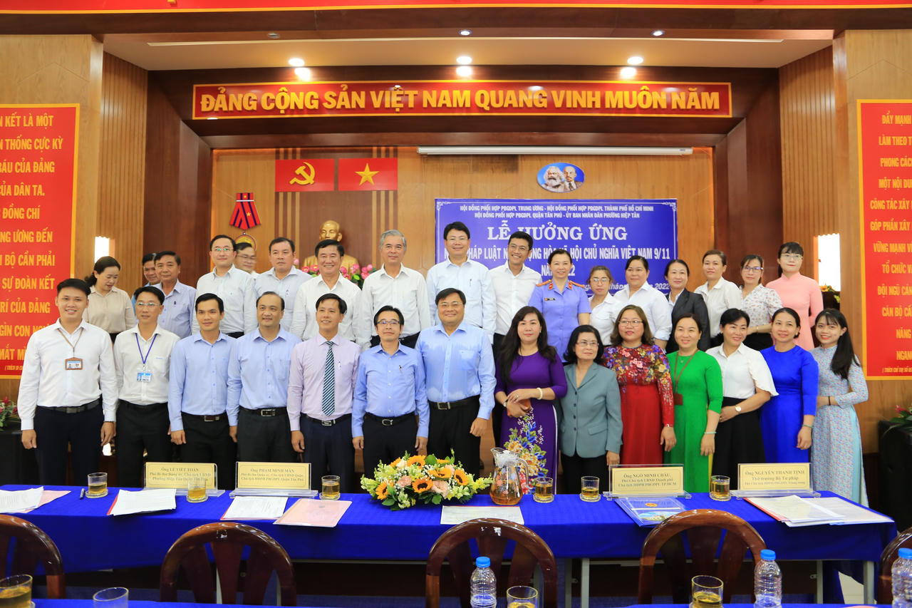 TPHCM: Sôi nổi và tự hào Lễ hưởng ứng Ngày pháp luật Việt Nam