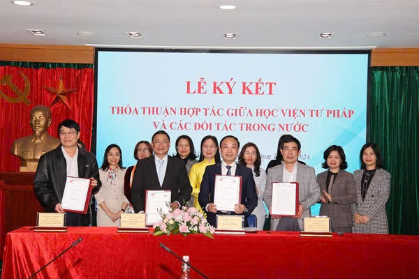 Học viện Tư pháp kí kết thỏa thuận hợp tác với 21 đối tác trong năm 2024