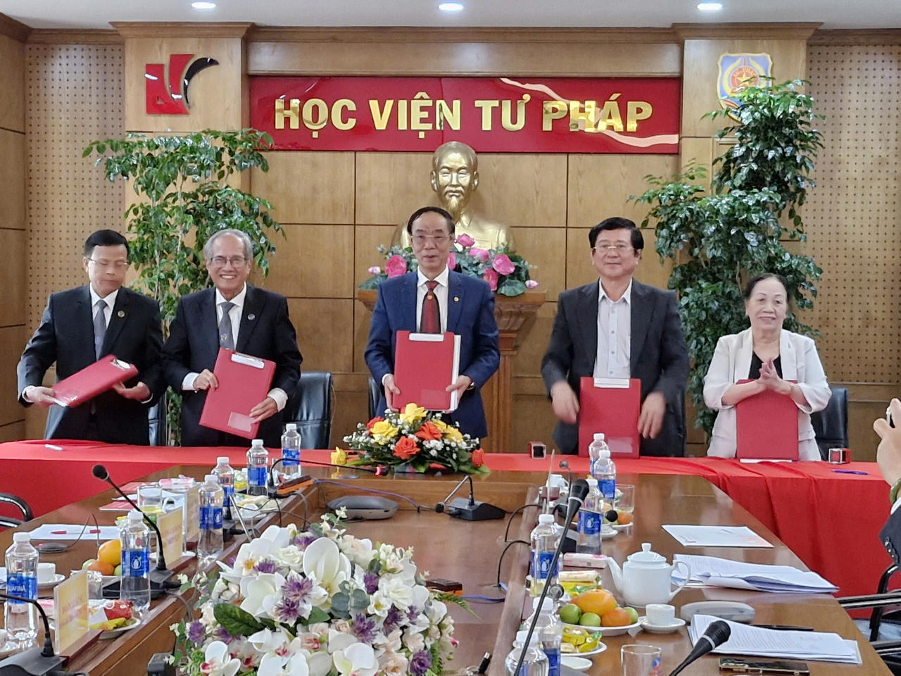 Học viện Tư pháp kí kết thỏa thuận hợp tác với 21 đối tác trong năm 2024