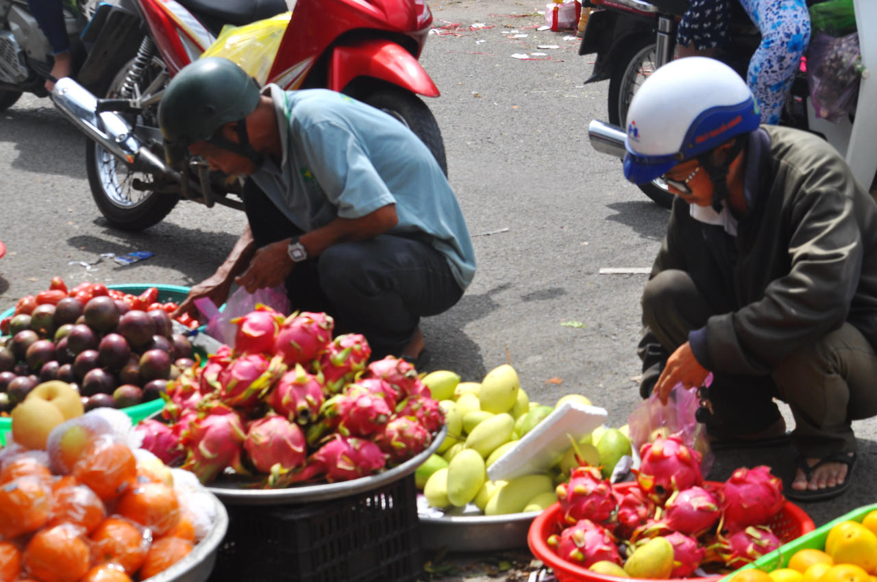 Người dân Cà Mau tấp nập phiên chợ cuối cùng ngày 30 Tết