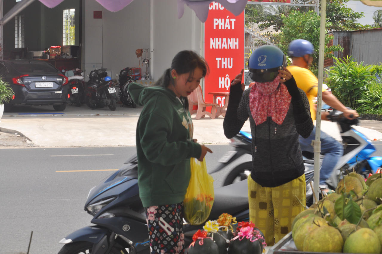 Người dân Cà Mau tấp nập phiên chợ cuối cùng ngày 30 Tết