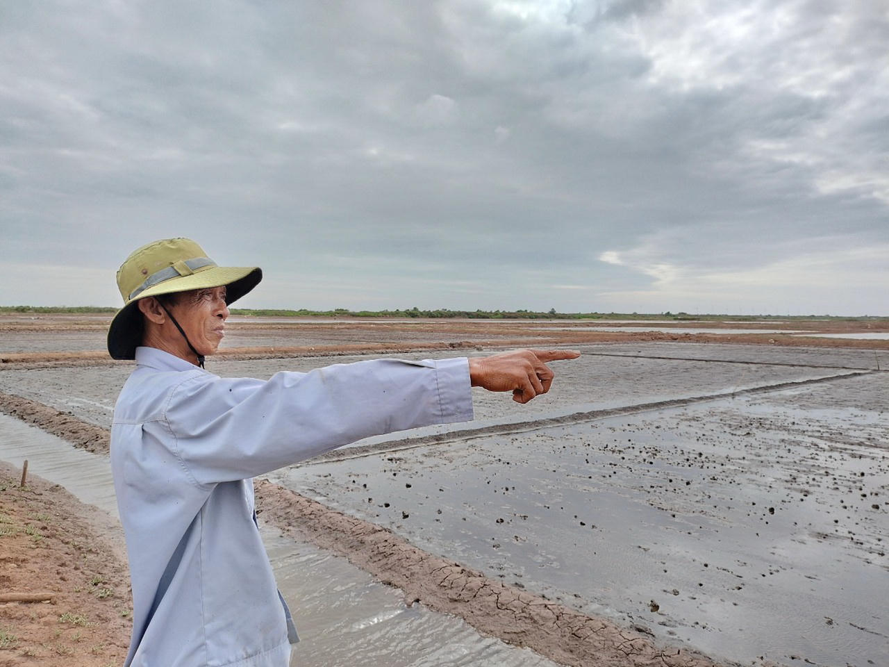 Mưa trái mùa - Diêm dân Bạc Liêu khốn đốn