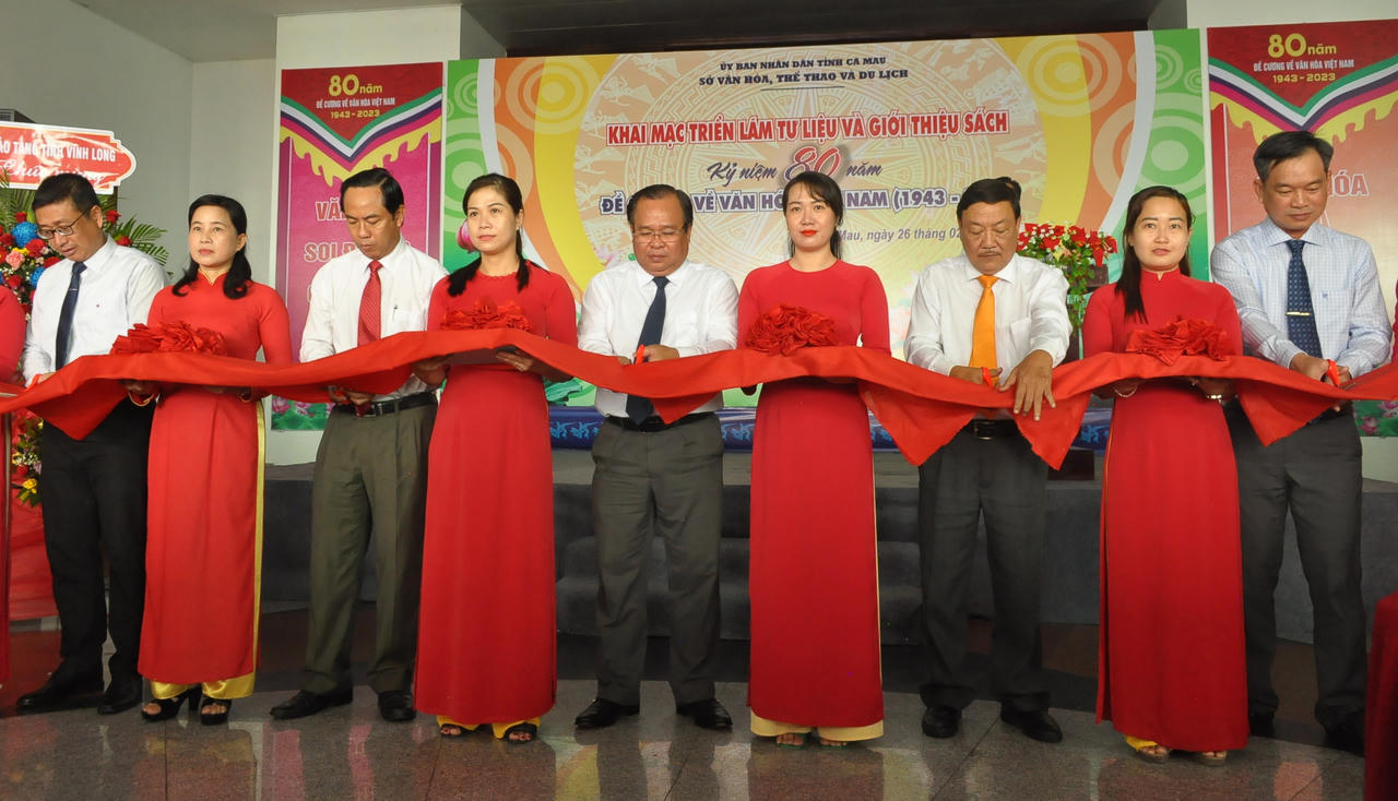 "Đề cương về văn hóa Việt Nam": Triển lãm và giới thiệu sách góp phần làm phong phú thêm giá trị tinh thần, bền vững