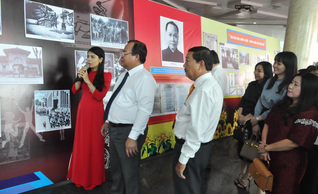 "Đề cương về văn hóa Việt Nam": Triển lãm và giới thiệu sách góp phần làm phong phú thêm giá trị tinh thần, bền vững