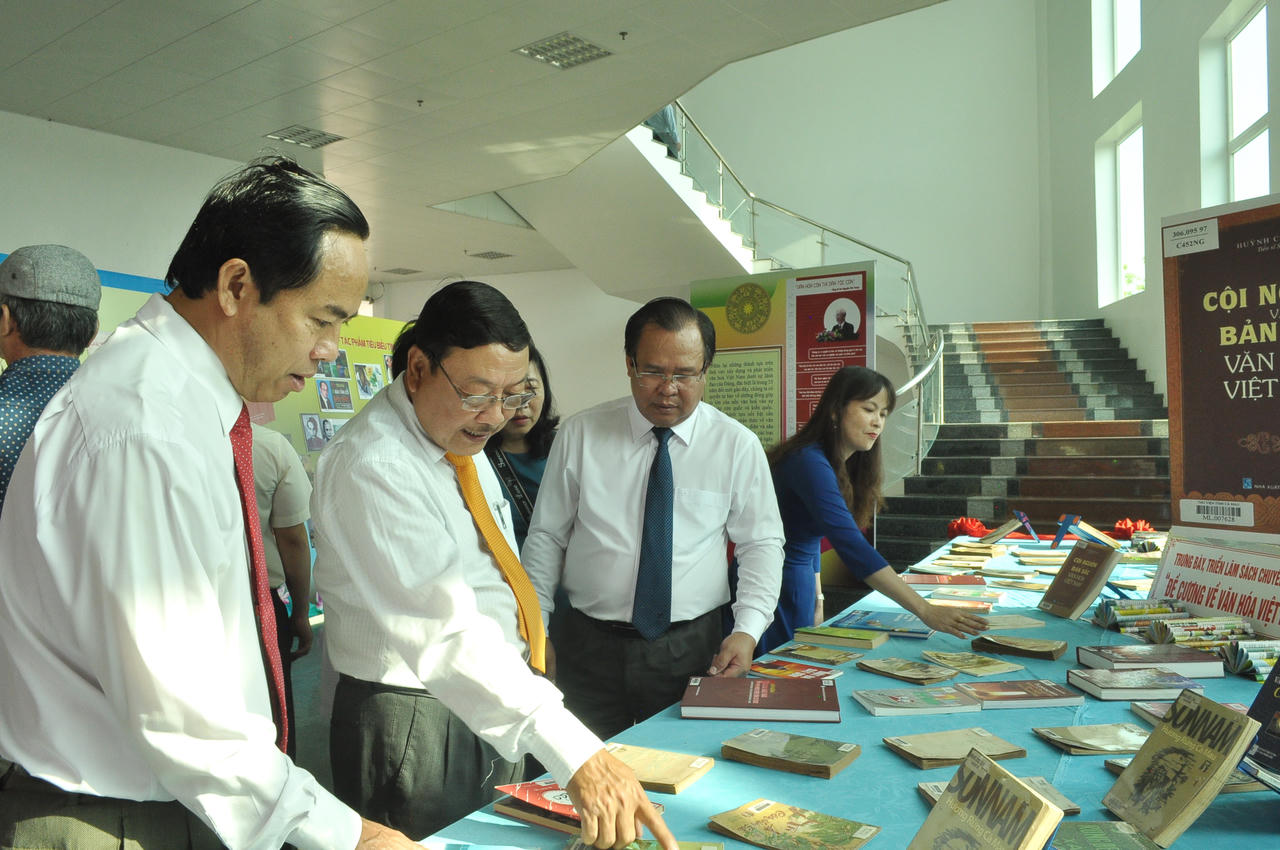 "Đề cương về văn hóa Việt Nam": Triển lãm và giới thiệu sách góp phần làm phong phú thêm giá trị tinh thần, bền vững