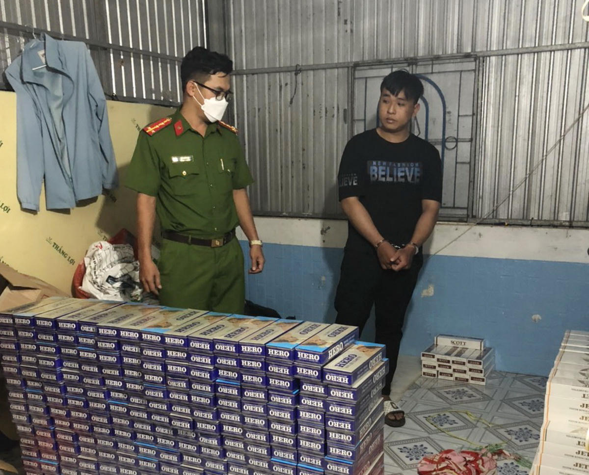 Bắt quả tang gần 3.500 bao thuốc lá điếu nhập lậu
