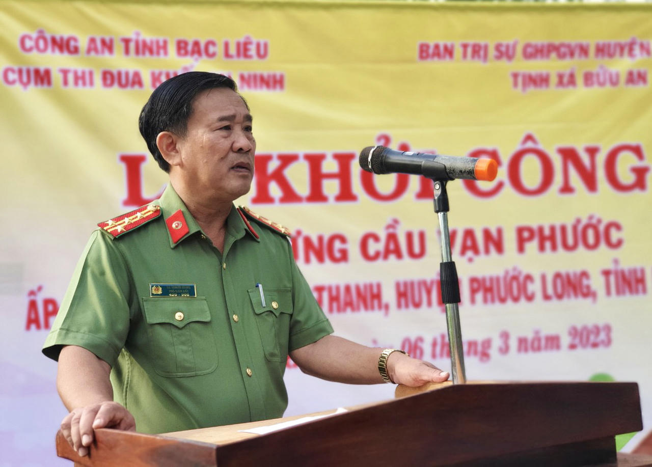 Công an Bạc Liêu và đồng bào Phật giáo chung tay xây dựng nông thôn mới