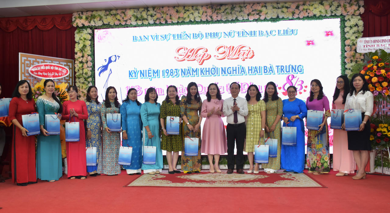 Nhiều tấm gương Phụ nữ Việt Nam đã ghi đậm dấu ấn sáng ngời của những nữ anh hùng hào kiệt, bất khuất