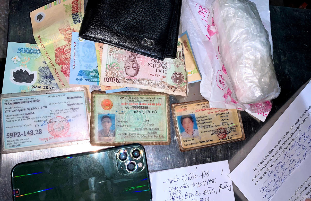 Bắt quả tang đối tượng mua ma túy đá từ TP. Hồ Chí Minh về Bạc Liêu bán