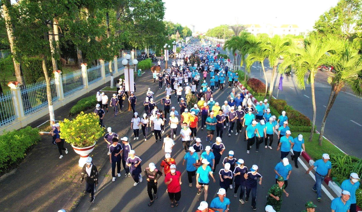 Hơn 2.000 người ở Bạc Liêu chạy vì sức khỏe toàn dân