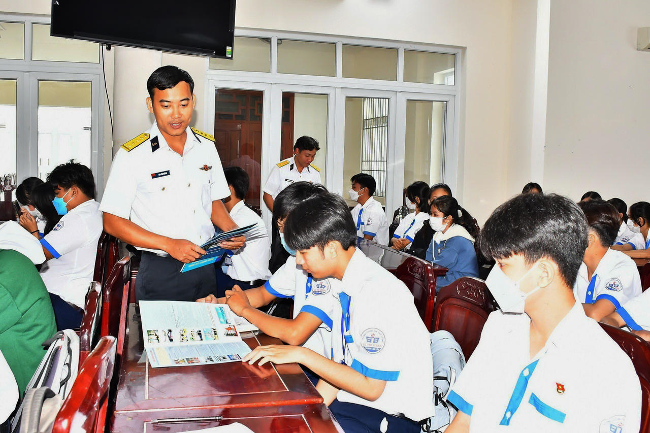 Đẩy mạnh tuyên truyền về biển, đảo cho cán bộ Đoàn chủ chốt trong tỉnh Bạc Liêu