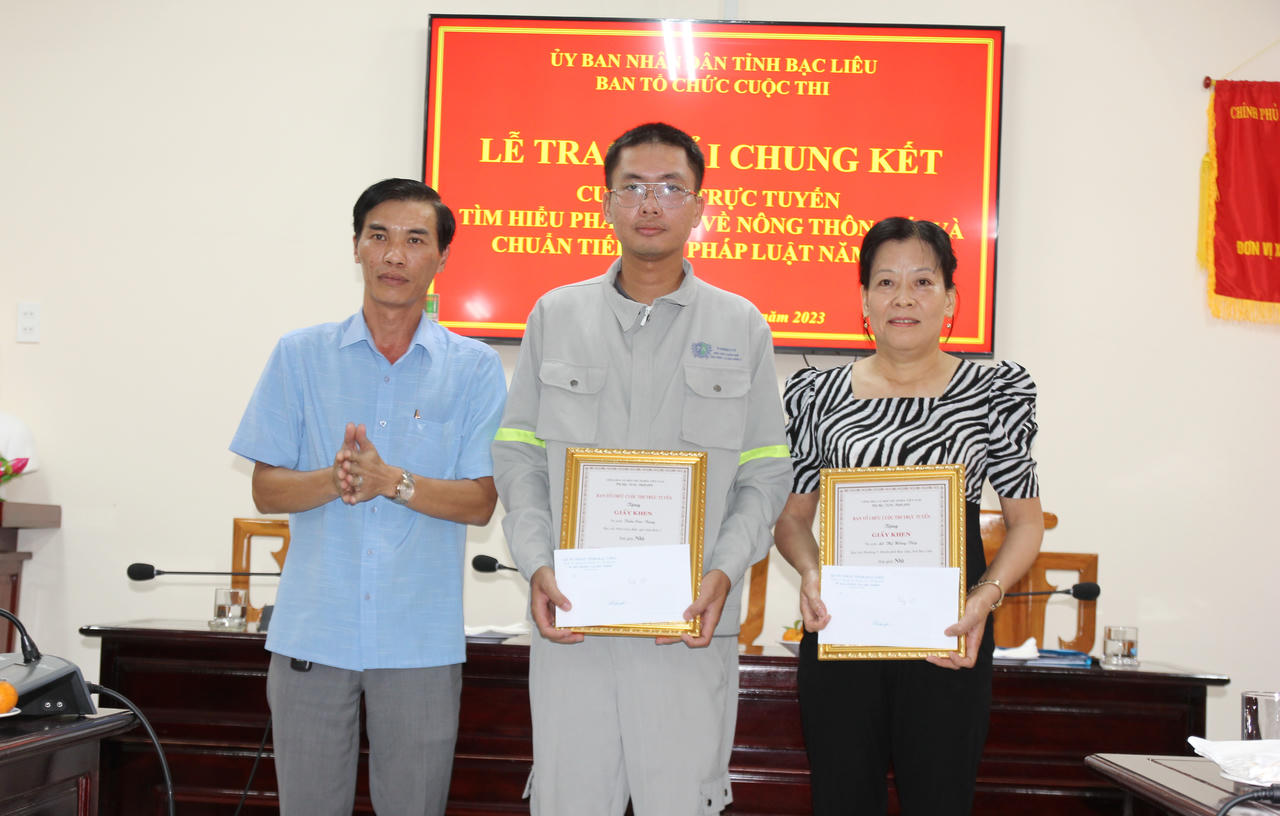 Trao giải chung kết Cuộc thi trực tuyến “Tìm hiểu pháp luật về nông thôn mới và chuẩn tiếp cận pháp luật” 