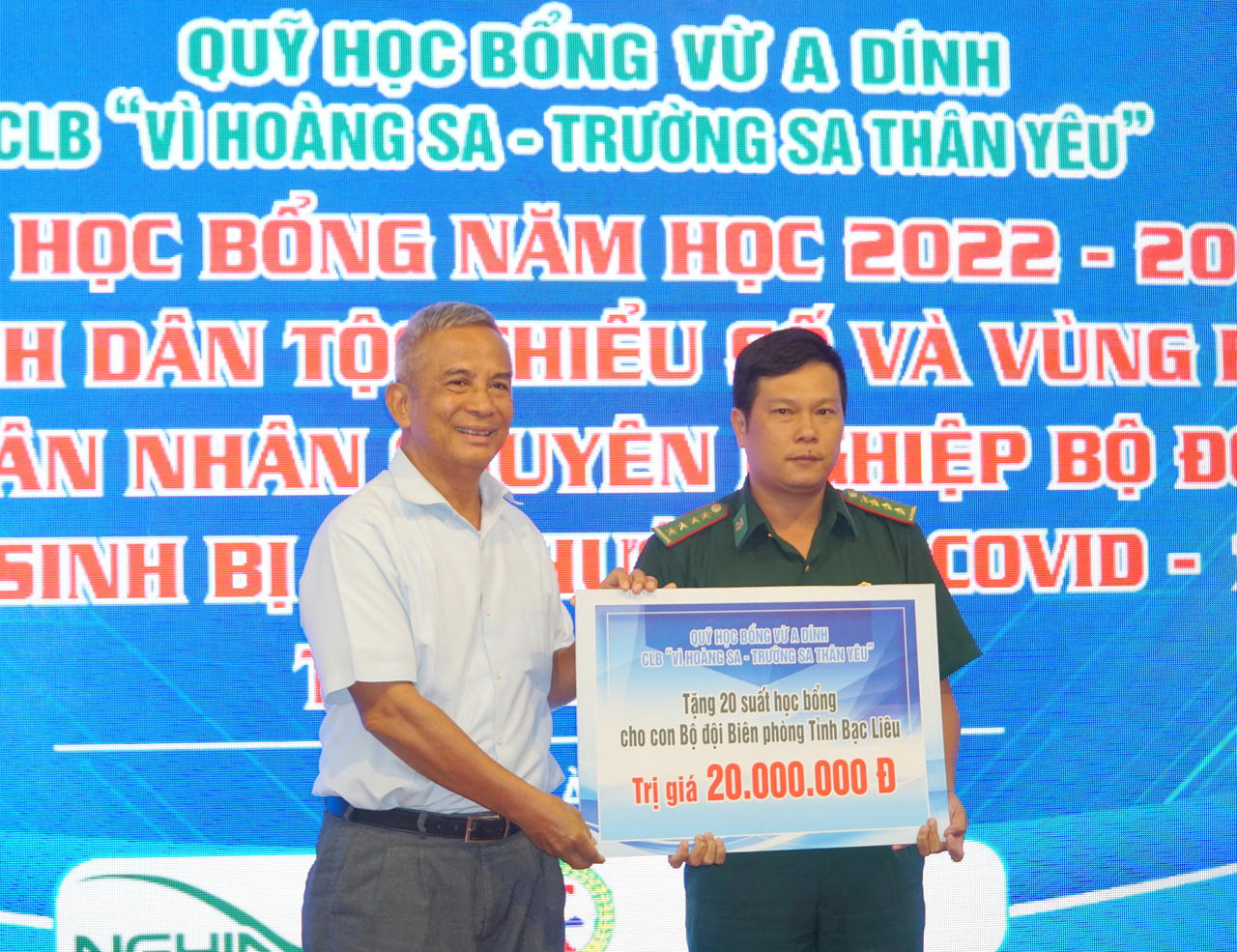 Qũy học bổng Vừ A Dính, CLB 'Vì Hoàng Sa - Trường Sa thân yêu' đồng hành với học sinh Bạc Liêu 