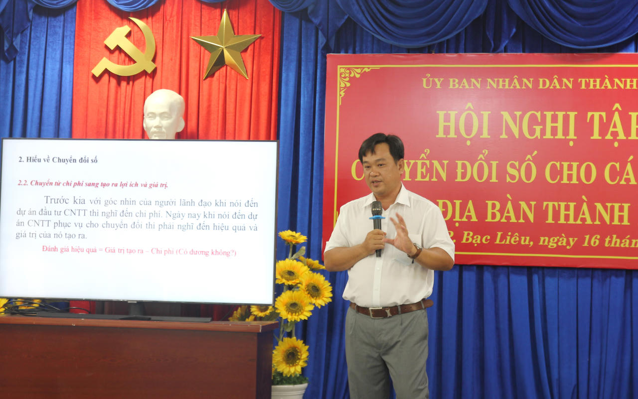 TP Bạc Liêu đẩy mạnh chuyển đổi số và đào tạo phương thức nộp TTHC qua cổng dịch vụ công