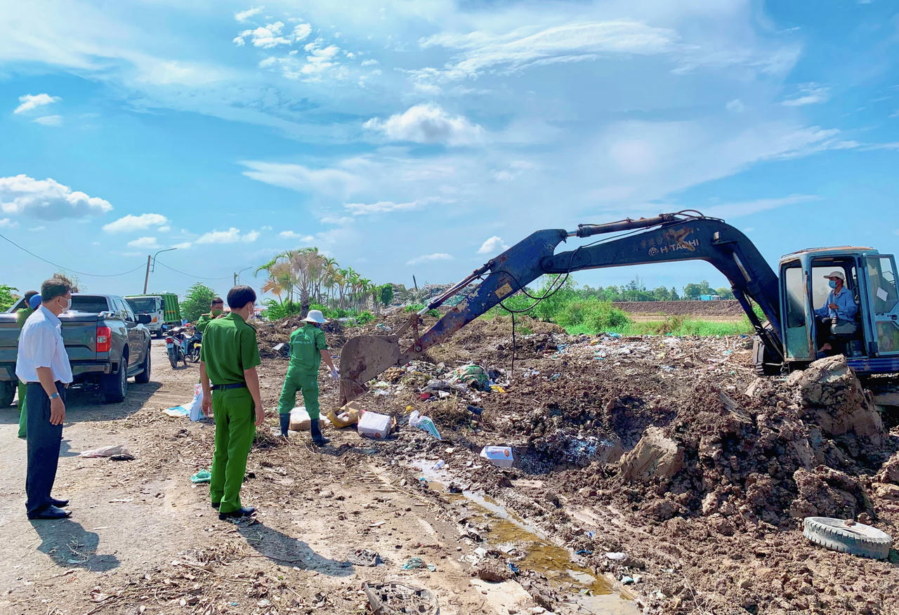 Bạc Liêu: Tiêu hủy hơn 230kg thực phẩm đông lạnh nhập lậu