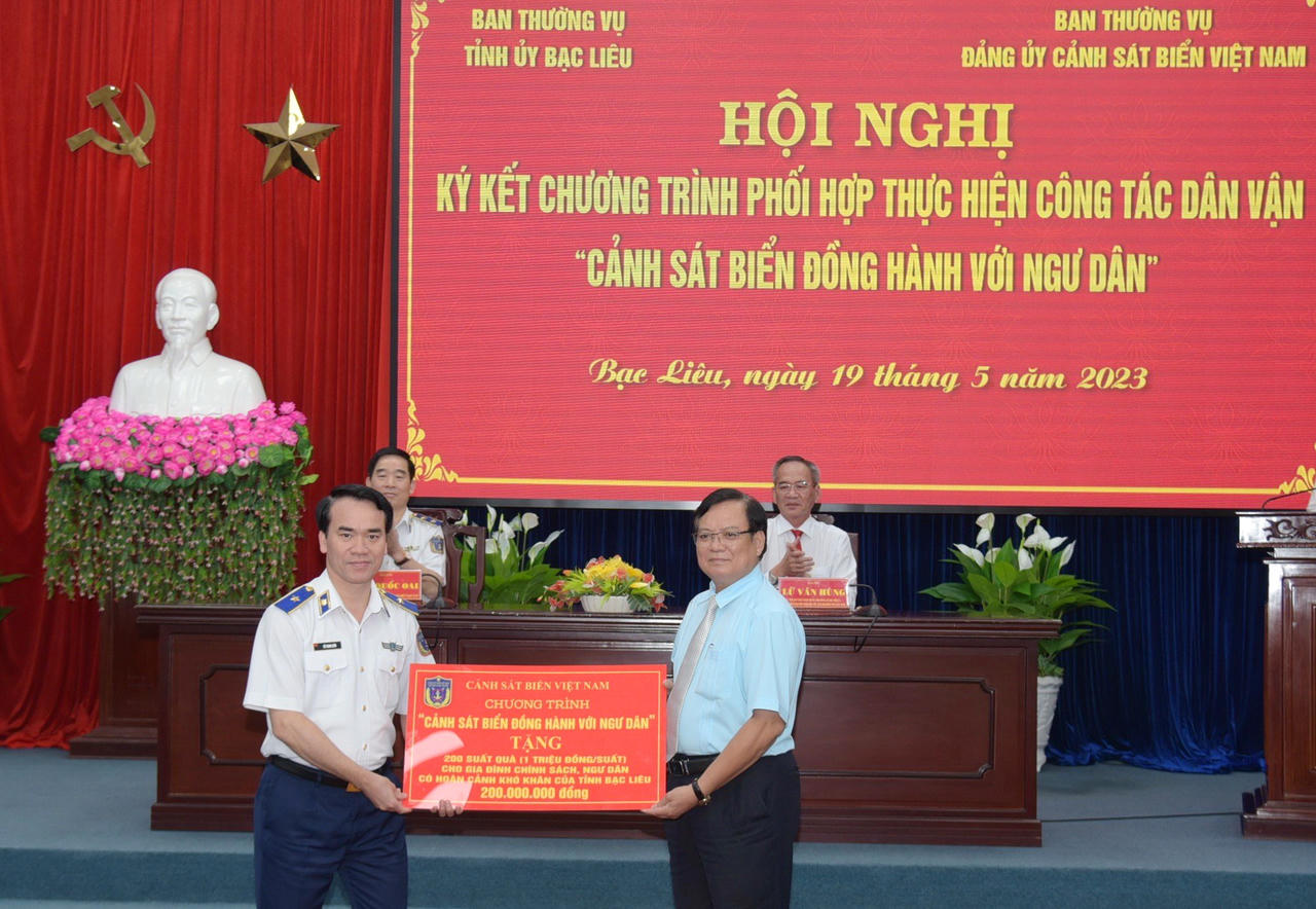 Bạc Liêu phối hợp thực hiện công tác dân vận 'Cảnh sát biển đồng hành với ngư dân'