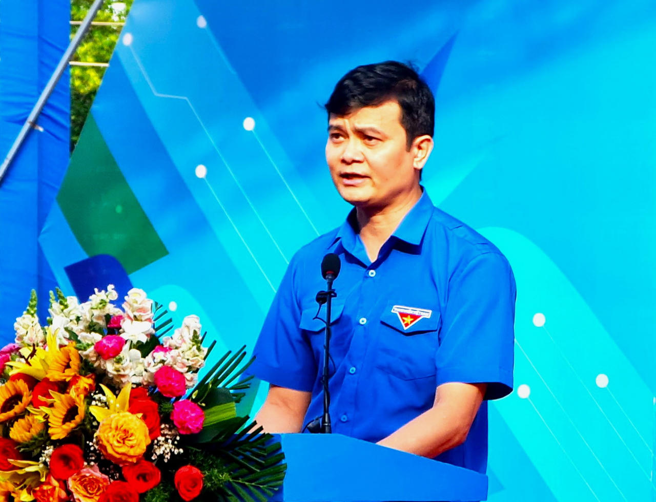 Phó Chủ tịch nước dự Lễ ra quân Thanh niên tình nguyện hè ở Cà Mau