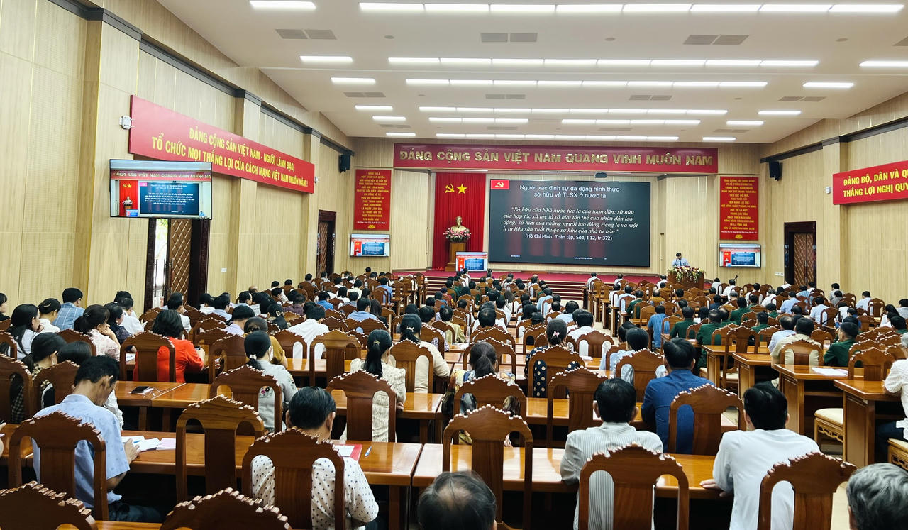 Kiên Giang đẩy mạnh học tập và làm theo tư tưởng đạo đức, phong cách Hồ Chí Minh 