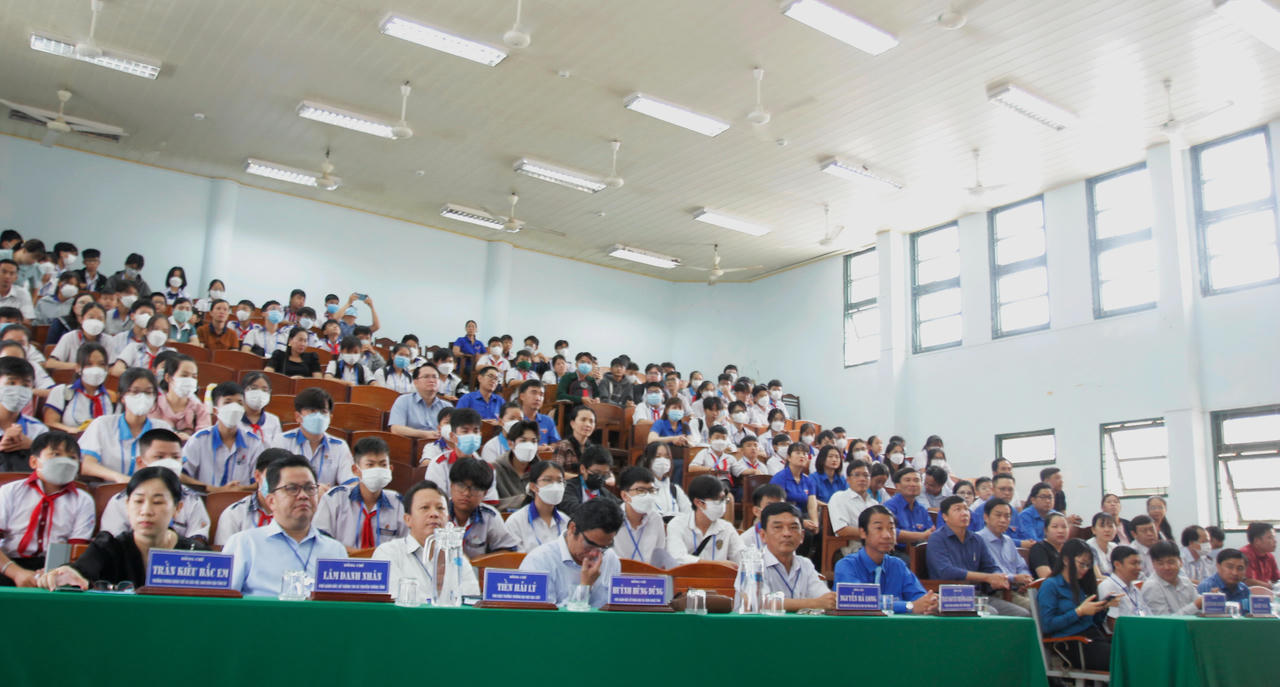 Sôi nổi Hội thi tin học trẻ Bạc Liêu