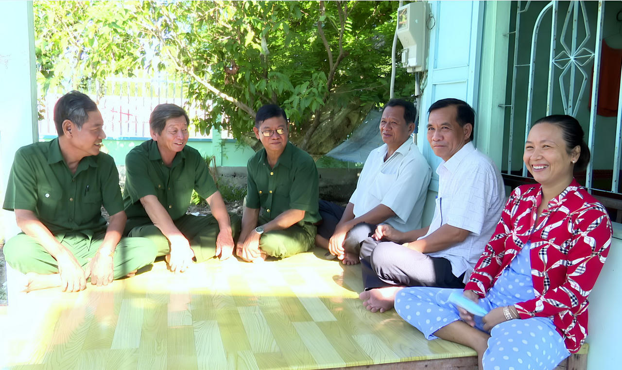 Câu lạc bộ Hội Cựu chiến binh phòng, chống tội phạm giữ bình yên xóm ấp