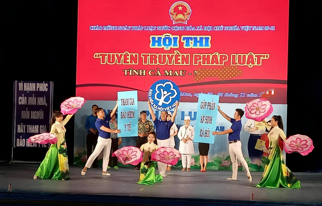 Nhiều hoạt động hưởng ứng Ngày Pháp luật Việt Nam tại Cà Mau