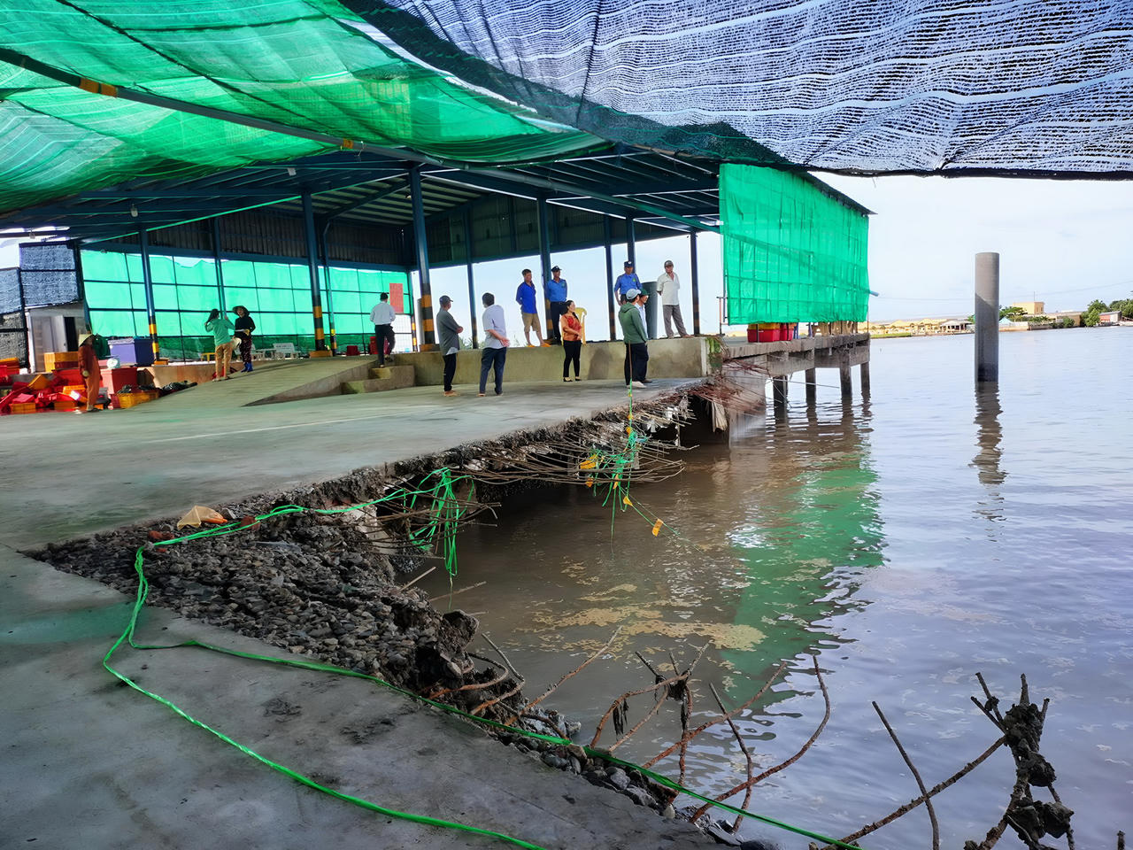 Sạt lở gây thiệt hại lớn ở Đông Hải (Bạc Liêu)