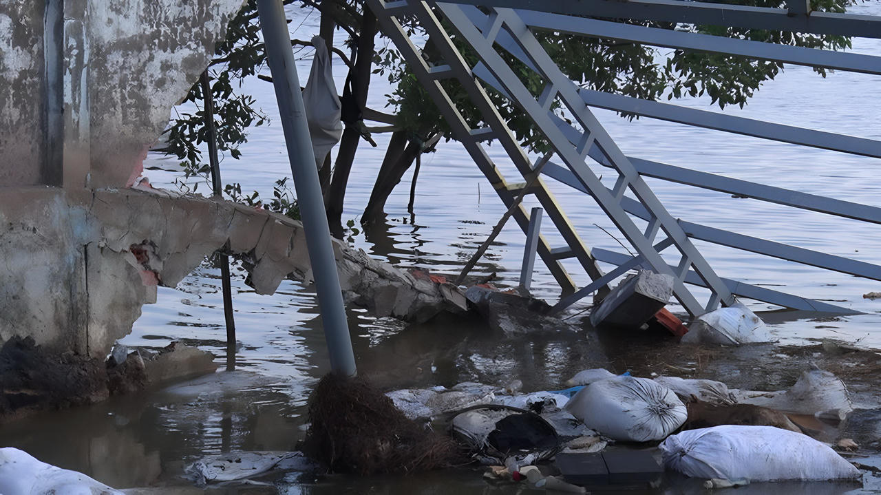 Sạt lở gây thiệt hại lớn ở Đông Hải (Bạc Liêu)