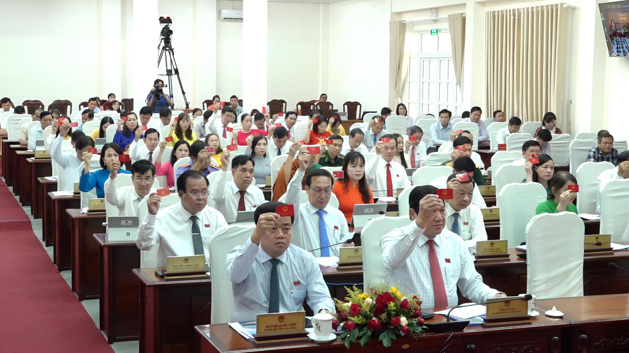 Đốc thúc triển khai các giải pháp để hoàn thành chỉ tiêu theo Nghị quyết HĐND tỉnh Cà Mau 