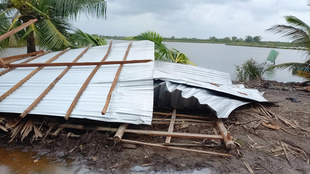 Mưa lớn kèm lốc xoáy làm 1 người tử vong ở Bạc Liêu