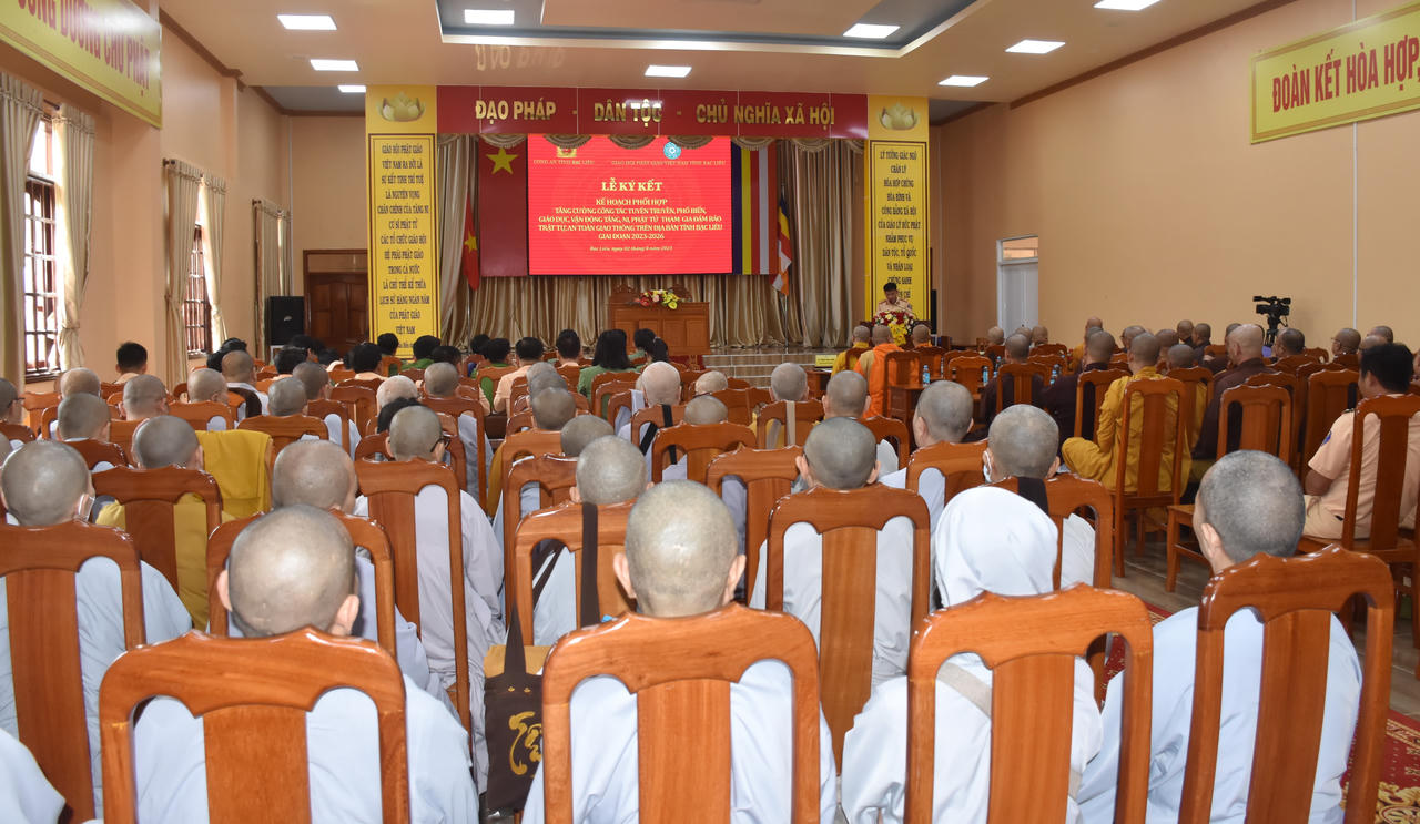 Phối hợp tuyên truyền, bảo đảm trật tự an toàn giao thông cho tăng, ni, phật tử ở Bạc Liêu