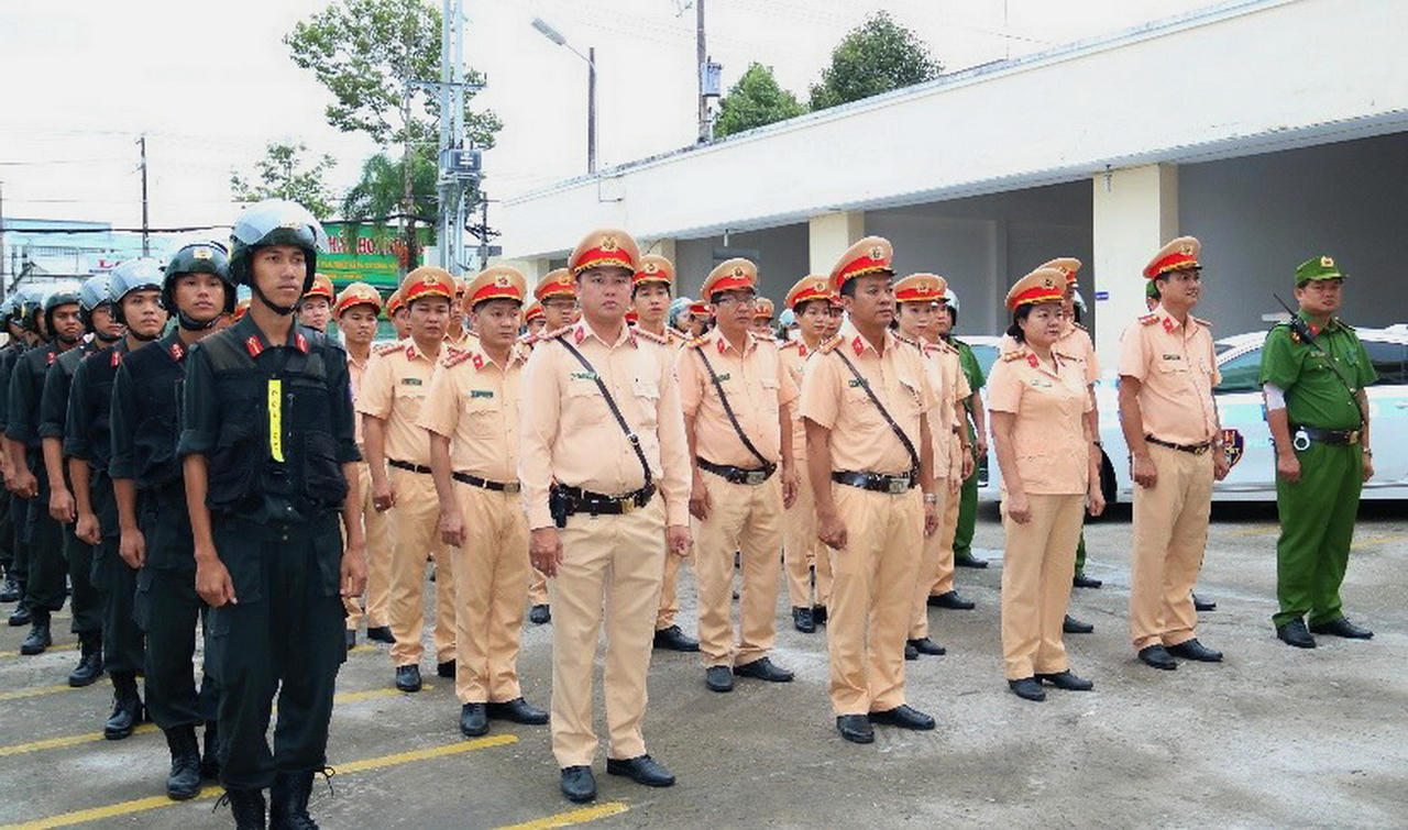 Tổng kiểm soát phương tiện vận tải hàng hóa, hành khách trên địa bàn tỉnh Bạc Liêu