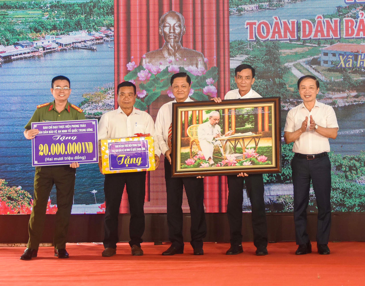 Nhân rộng xã điển hình ở Cà Mau về phong trào toàn dân bảo vệ an ninh Tổ quốc