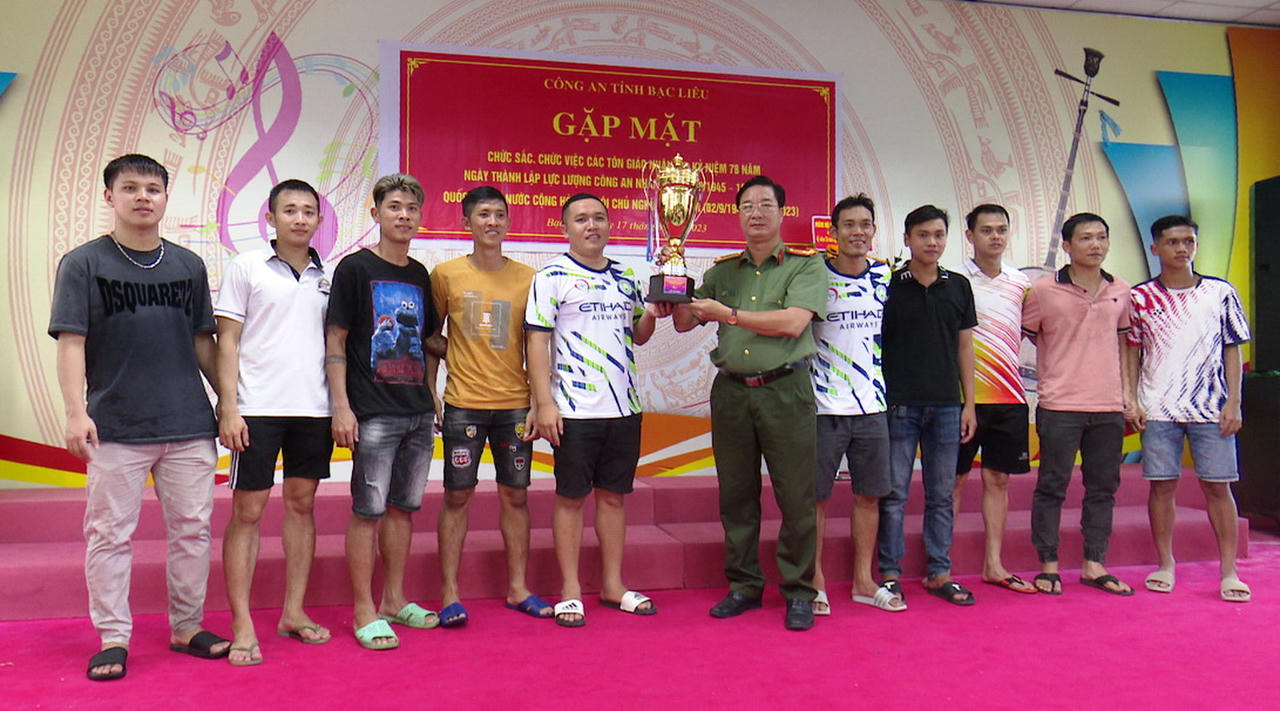 Bí thư Tỉnh ủy Bạc Liêu thăm và làm việc với Công an tỉnh