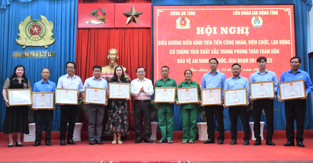 Biểu dương 75 điển hình trong phong trào 'Toàn dân bảo vệ an ninh Tổ quốc' ở Bạc Liêu