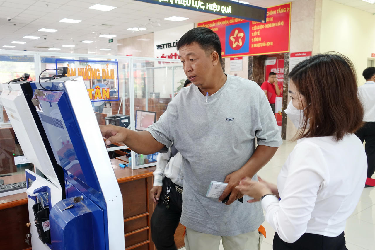 Cà Mau đẩy mạnh tuyên truyền ngày Chuyển đổi số quốc gia và Doanh nhân Việt Nam