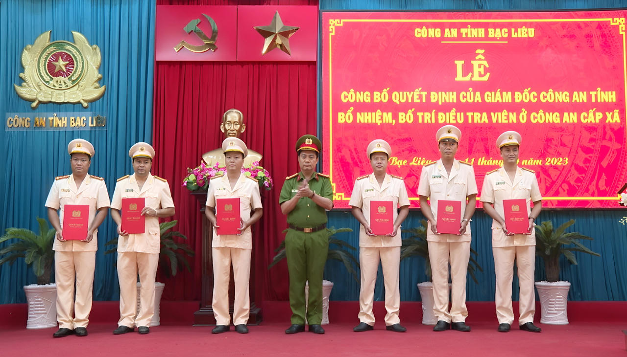 Công an Bạc Liêu công bố Quyết định bổ nhiệm Điều tra viên cấp xã