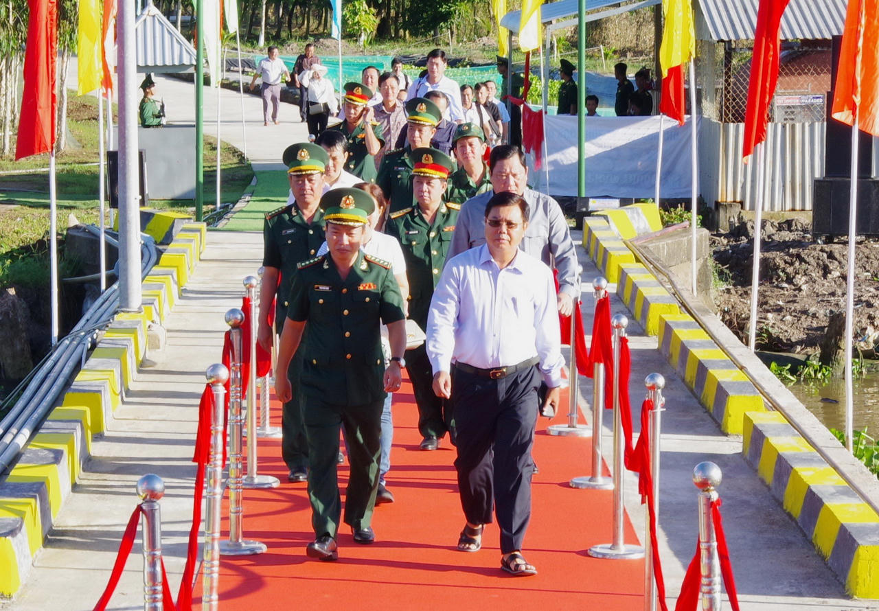 Long trọng tổ chức Lễ thượng cờ tàu BP 19-01-01