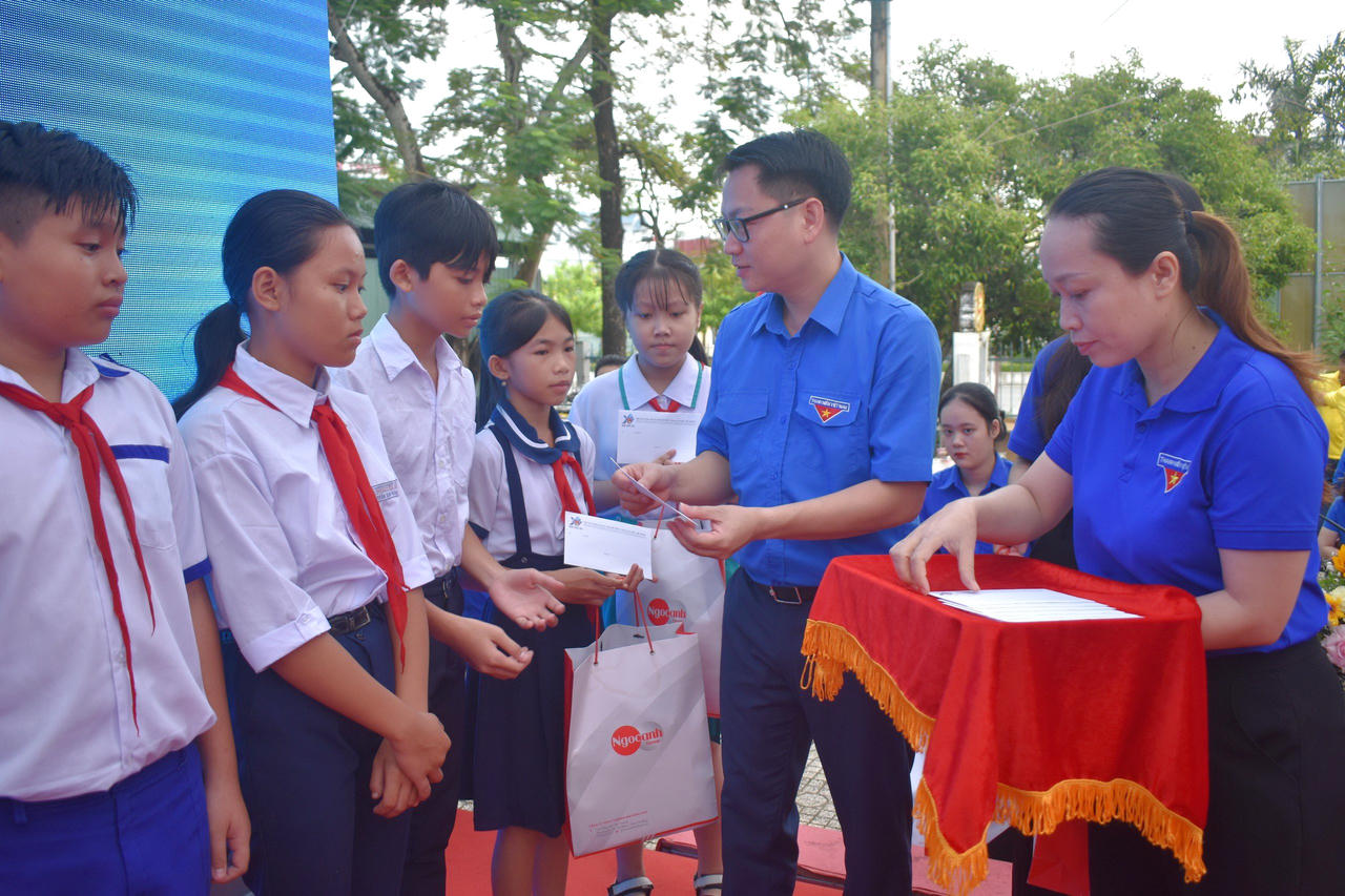 Thượng tôn pháp luật để xây dựng Văn hóa giao thông an toàn